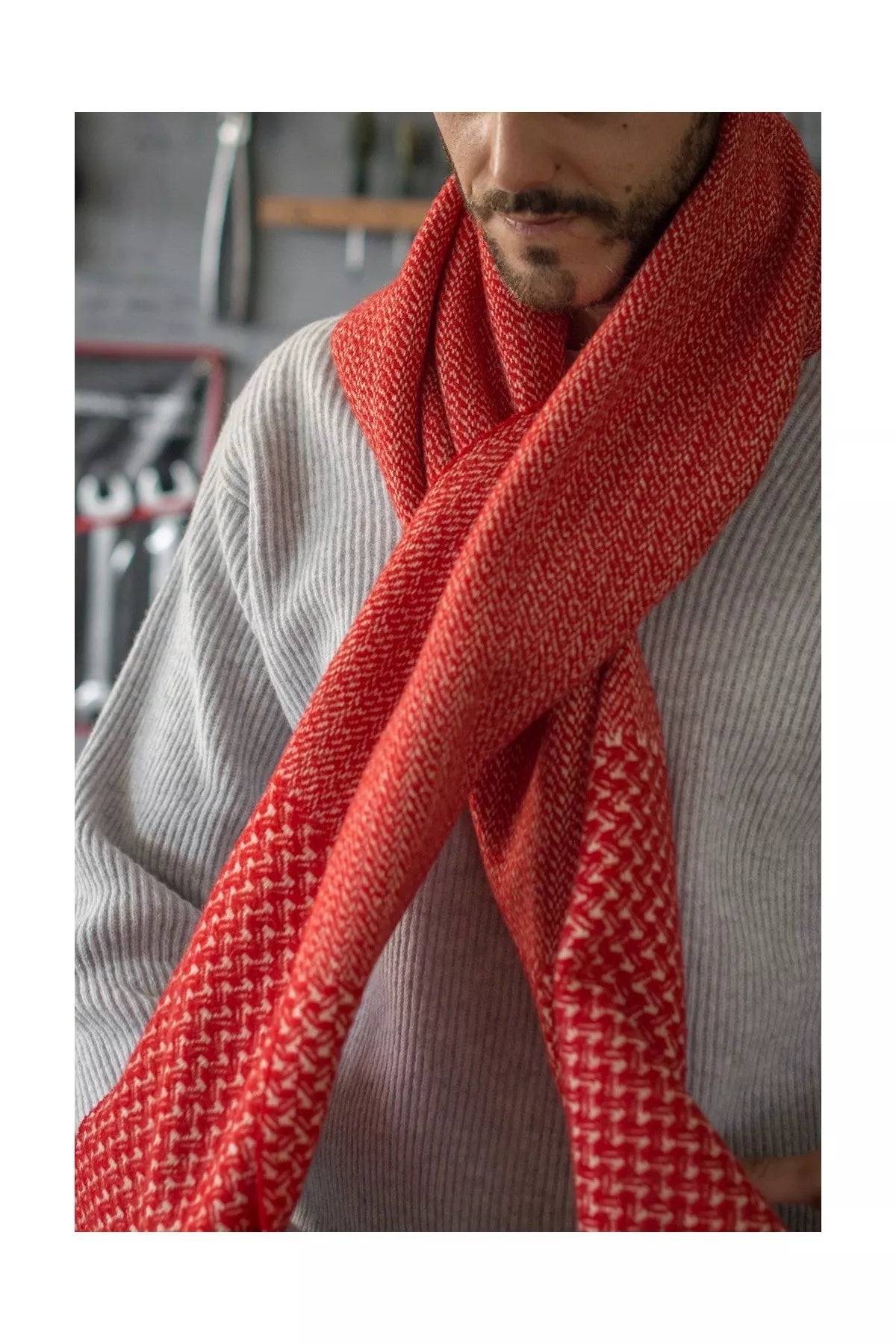 CHICoração // "Swallow Cloud" Scarf (Red)